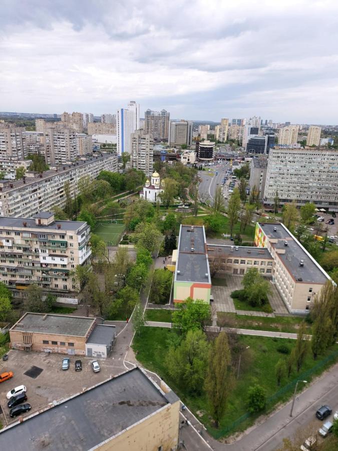 Студія З Неймовірним Краєвидом Біля М Лівобережна Ліфт Інтернет Працює Kiev Bagian luar foto